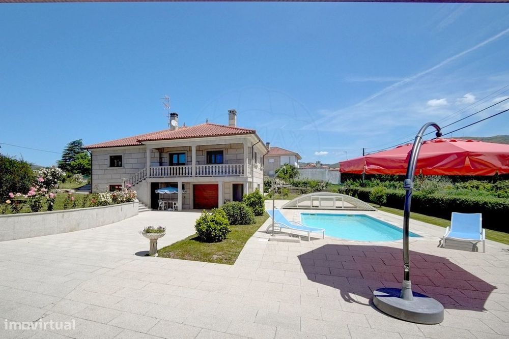 Moradia T4 para venda