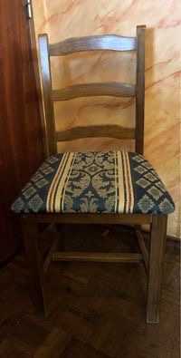 cadeiras de madeira maciça 20 euros unidade