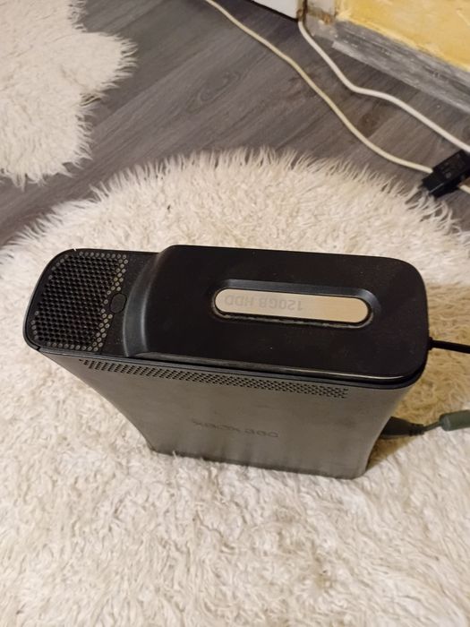 Продам приставку Xbox 360