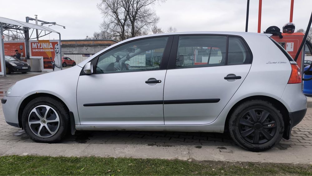 Samochód VW Golf 5 2.0 TDI sprawny nowe sprzęgło tarcze klocki opony