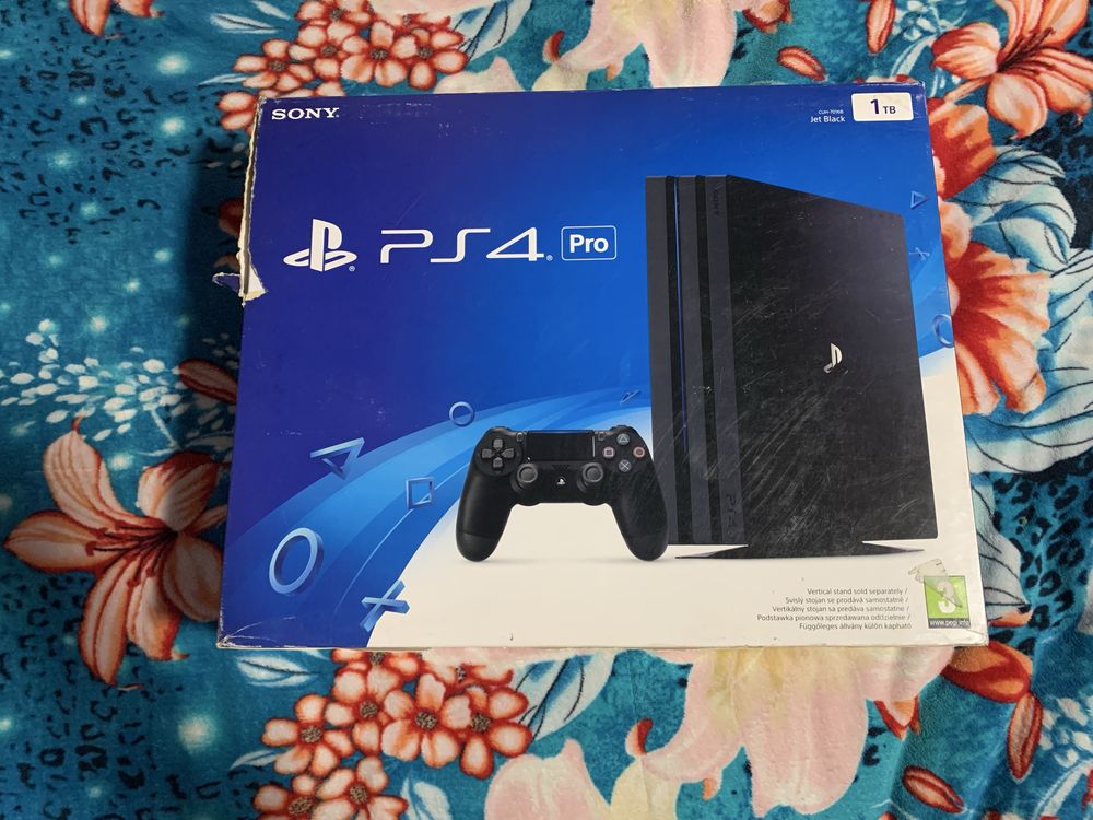 Продам PlayStation 4 pro 1TB