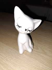 Figurka kotek porcelanowy