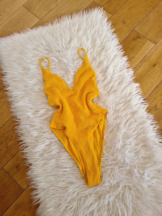 Nelly L 40 strój kąpielowy jednoczęściowy kostium mocno wycięty prążki