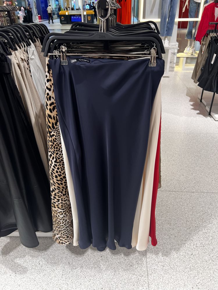 Спідниця атласна Zara