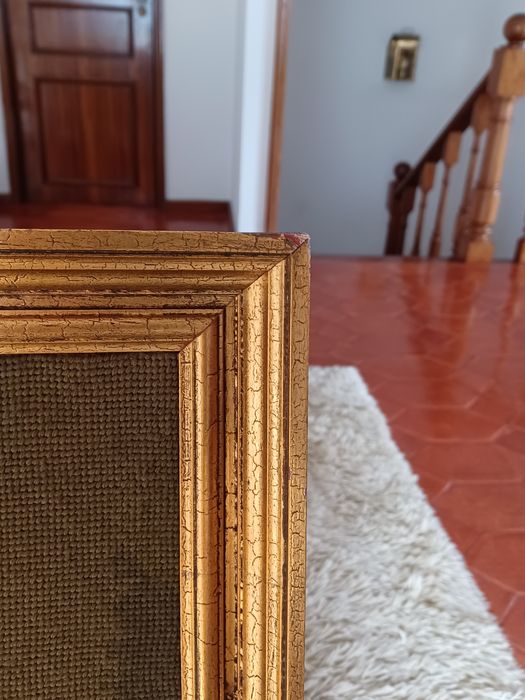 Quadro com bordado da ilha da Madeira e moldura em madeira