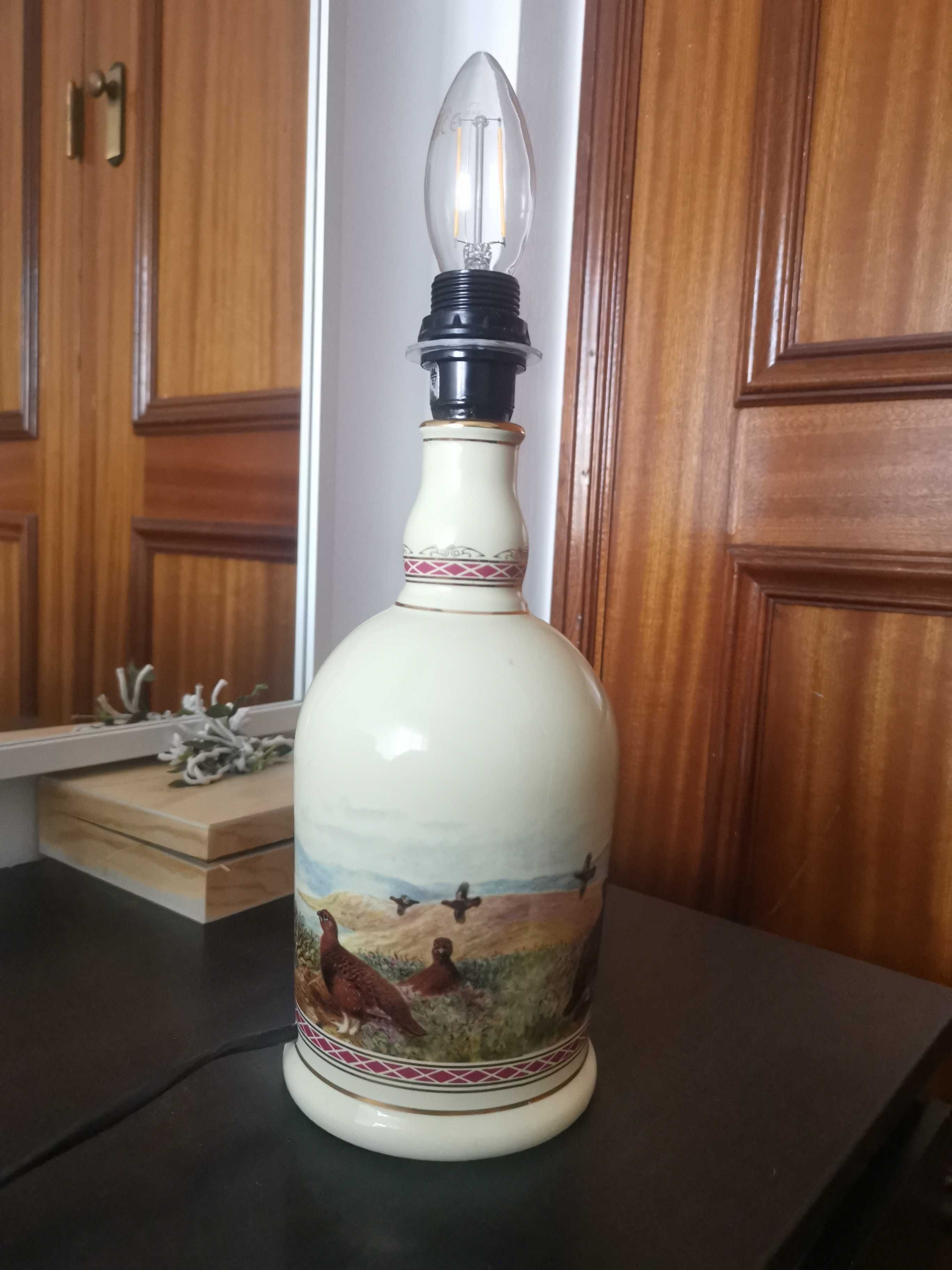 Famous Grouse Ceramic Decanter 70cl transformado em candeeiro