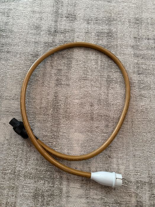 Cabo corrente van den hul