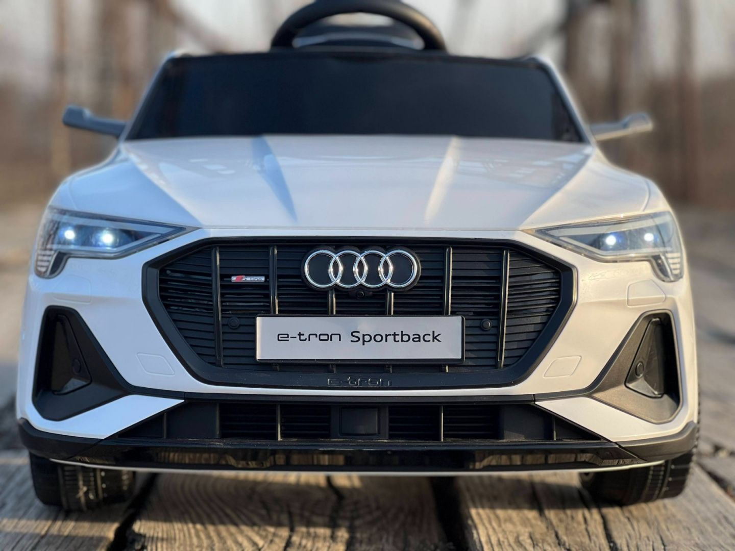 Pojazd Audi E-Tron Sportback Biały 4x4