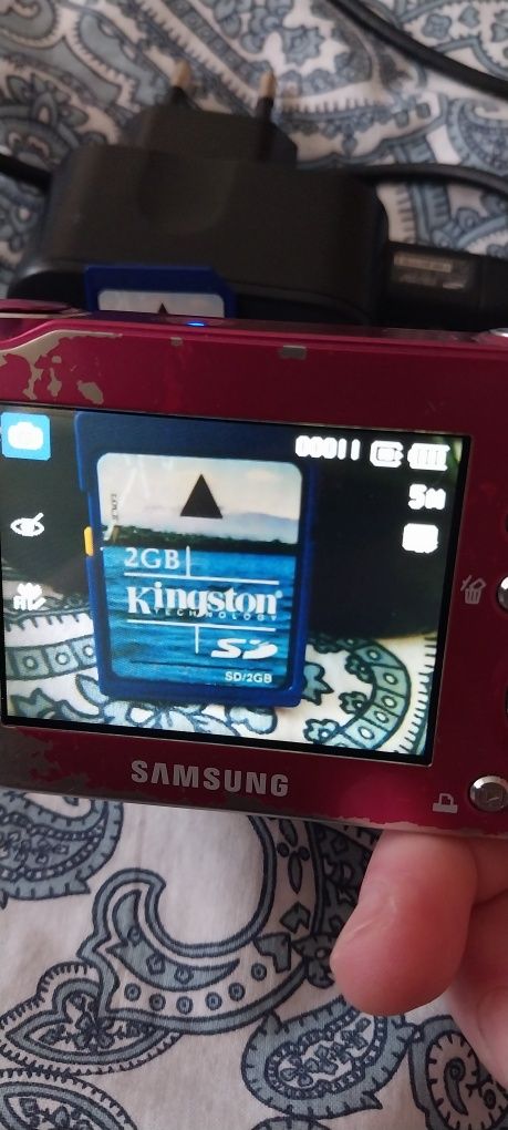 Samsung NV 4 в рабочем состоянии комплект  батарея шнур  чехол фотик