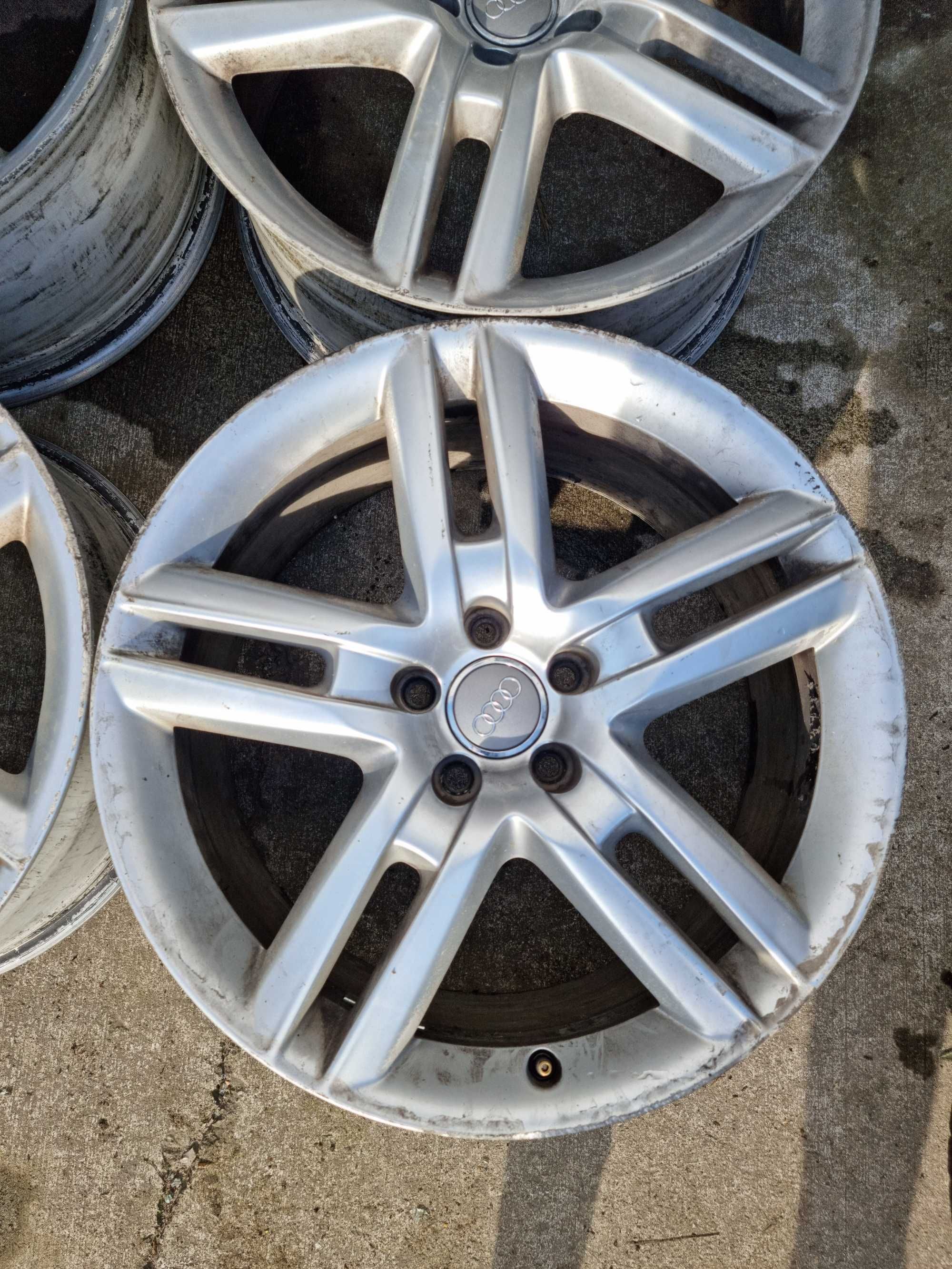 Felgi 19 komplet Audi 8,5J x 19" 5x112 ET 45 4G0,601,025R