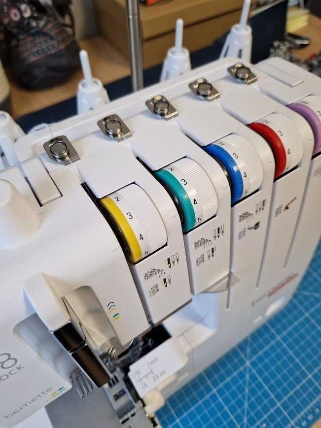 Coverlok Bernette b48  Overlock i renderka  2w1  nowa.  Rezerwacja