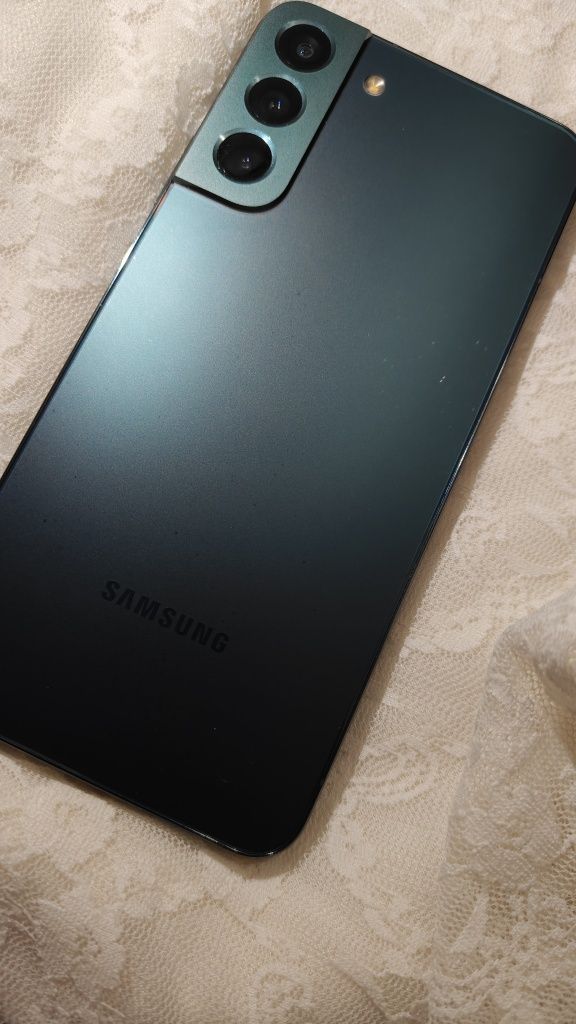 Samsung Galaxy S22 plus