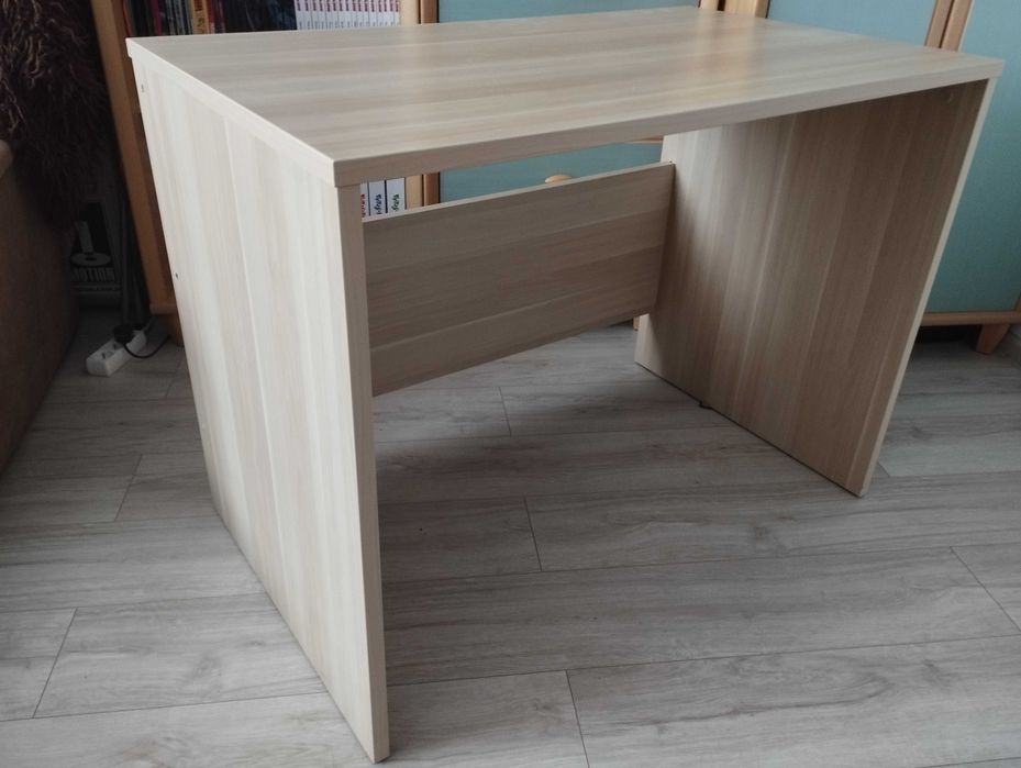 Biurko z krzesełkiem