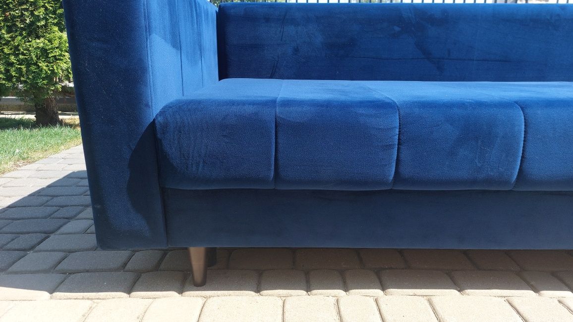 Trzyosobowa welurowa SOFA z funkcją spania