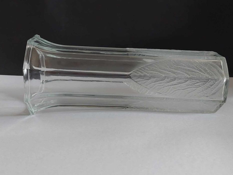 Wazon dekoracijny.Bezbarwne szkło trawione.