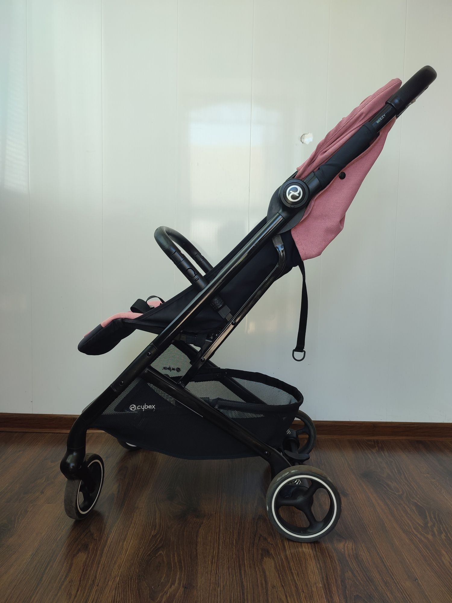 Прогулочная коляска Cybex Beezy magnolia pink