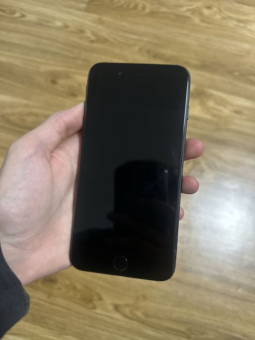 айфон 8 плюс на 64гб неверлок 100 акб тач ид не работает