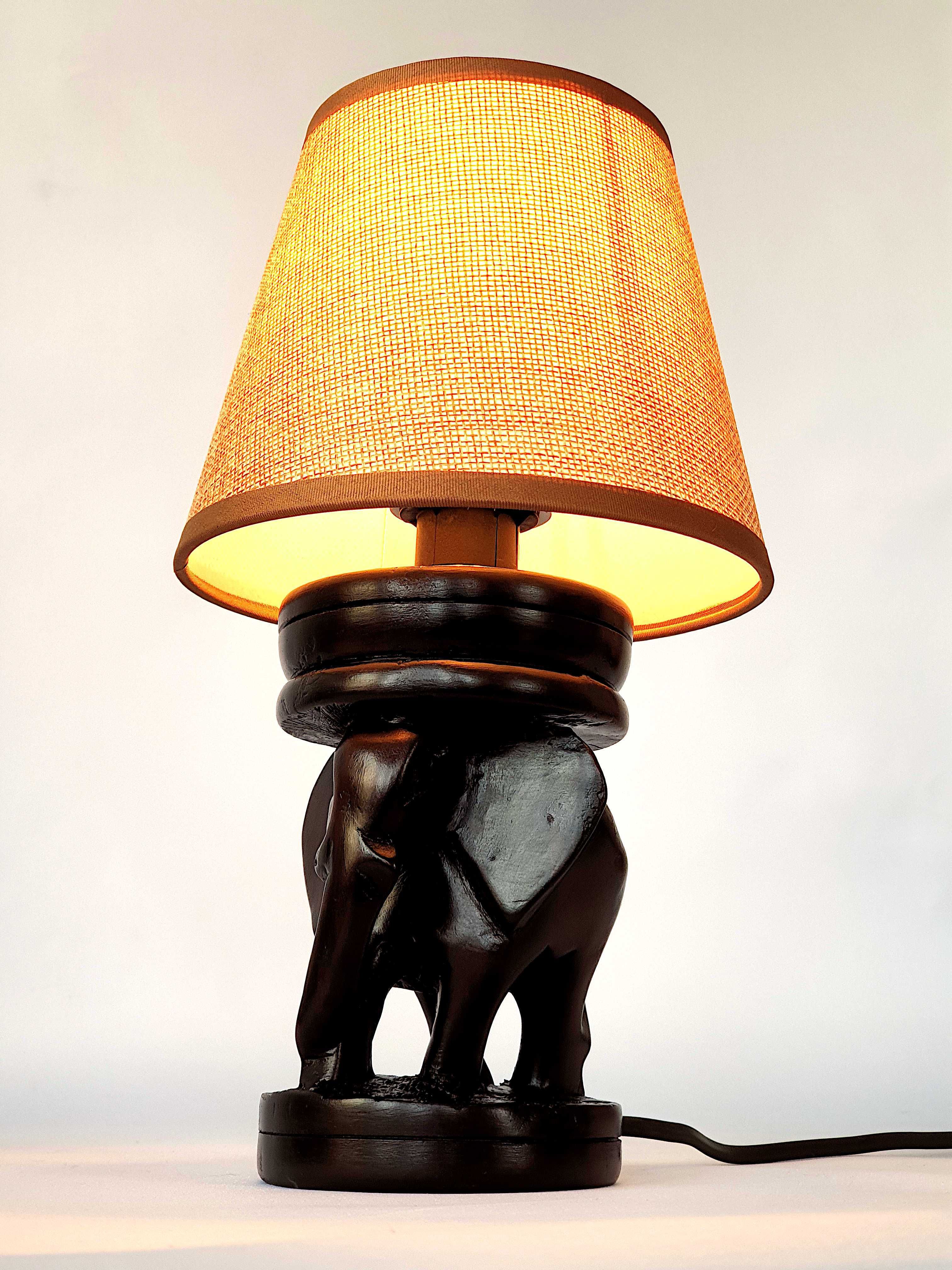 Artes e artesanato africanos elephante em madeira candeeiro de mesa