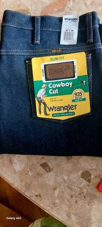 Продам новые джинсы Wrangler  модель 935 NAY