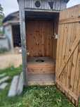 Toaleta drewniana WC wychodek na budowę. Toaleta przenośna