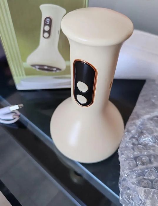 Продам вакуумний масажер.