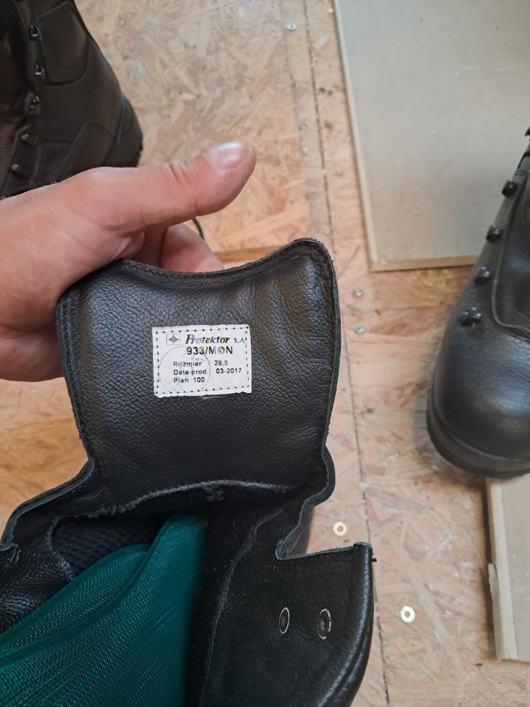 Buty wojskowe zimowe