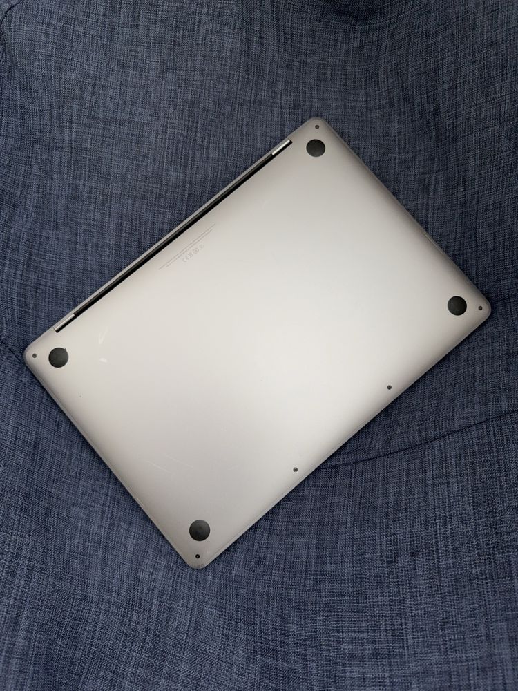 Macbook pro 13 2019 i5 1.4-3.2/ 8GB / 128gb/ 90% АКБ / Touch Bar