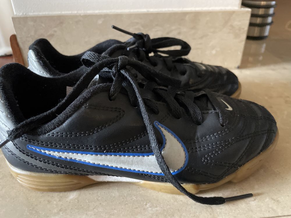 Buty do piłki nożnej Nike r.30