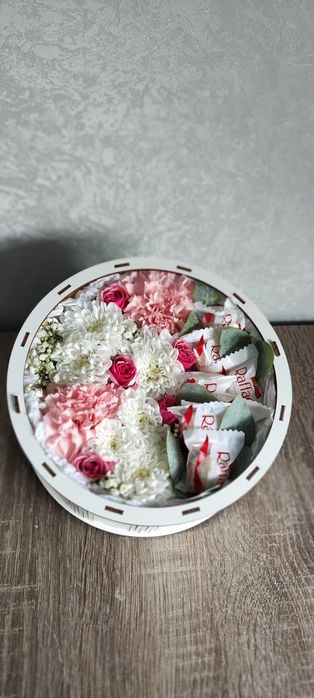 Квіти, квіткові композиції. Подарунки. День вчителя