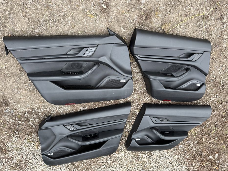 Дверні карти Porsche taycan