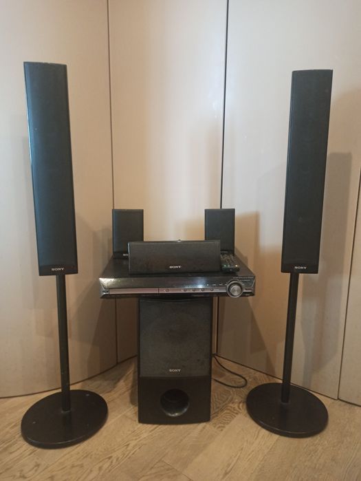 Система SONY для домашнього кінотеатру.