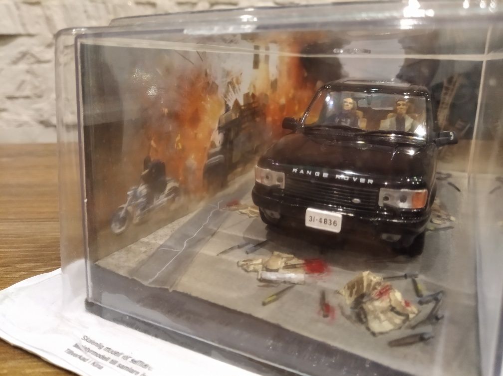 1:43 Range Rover 007 Bond Tomorrow Never Dies model