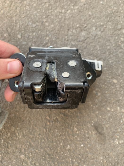 Mazda 3 ляда крышка багажника