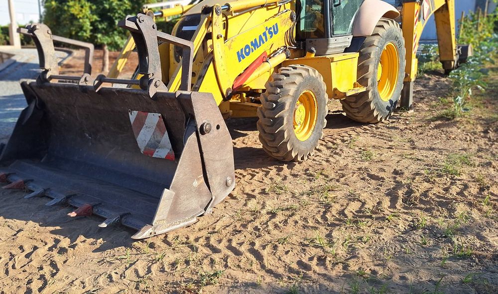 Retroescavadora komatsu WB93R-5