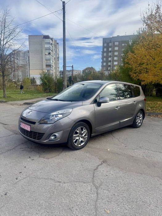 Renault grand scenic 2011