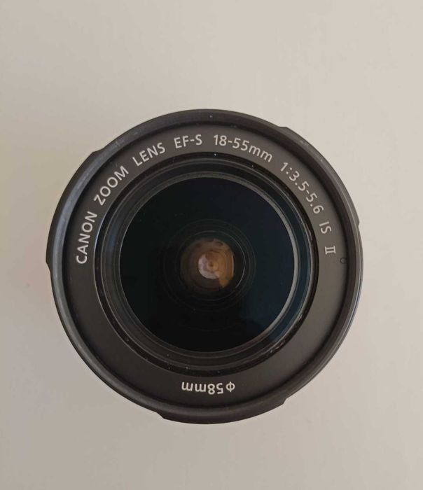 Máquina Fotográfica Canon EOS 1300D + objectiva + Mala (Kit completo)