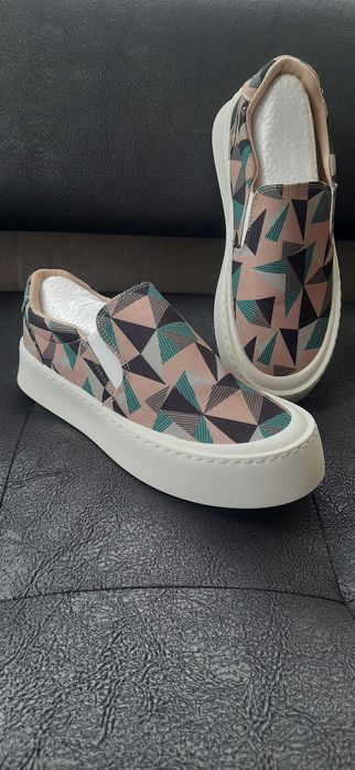 Сліпони , мокасини , кеди , еспадріли , лофери , стєлька  25,5 см