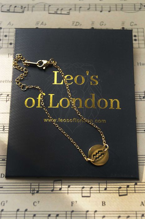 Англійська прикраса браслет знак зодіаку водолій Англія Лондон