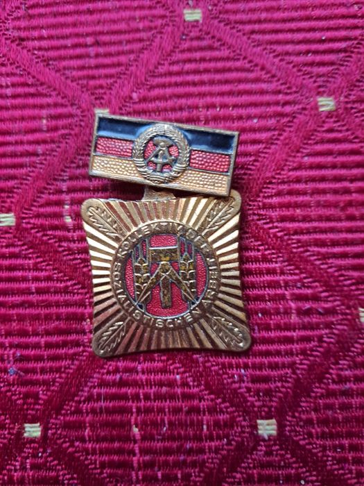 Medal NRD praca socjalistyczna