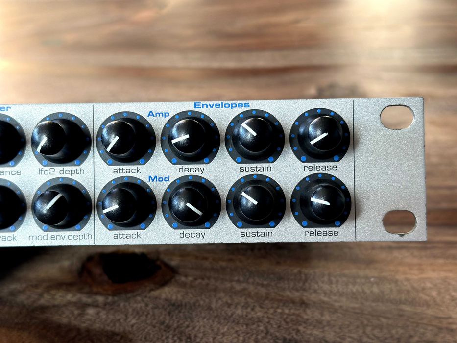 Novation A-Station silver - polifoniczny syntezator VA