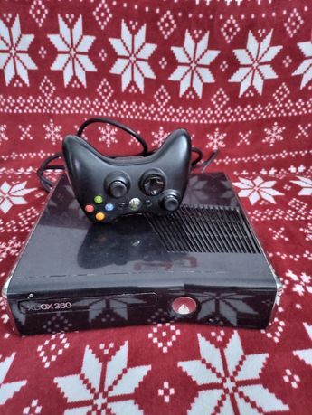 Xbox 360 slim 250gb , pad okablowanie