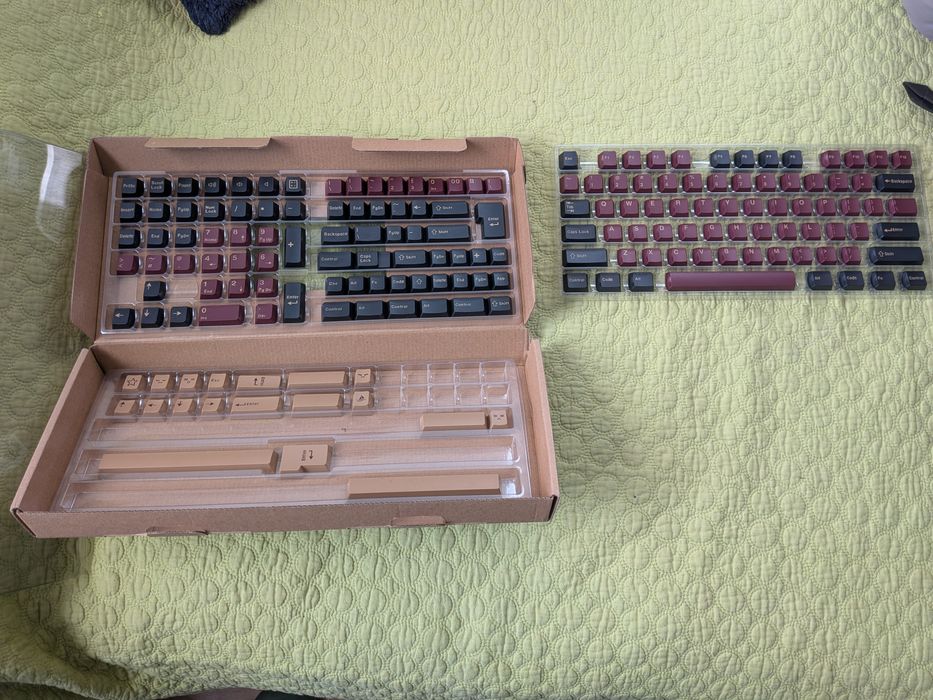 Mintcaps Red Samurai Keycaps