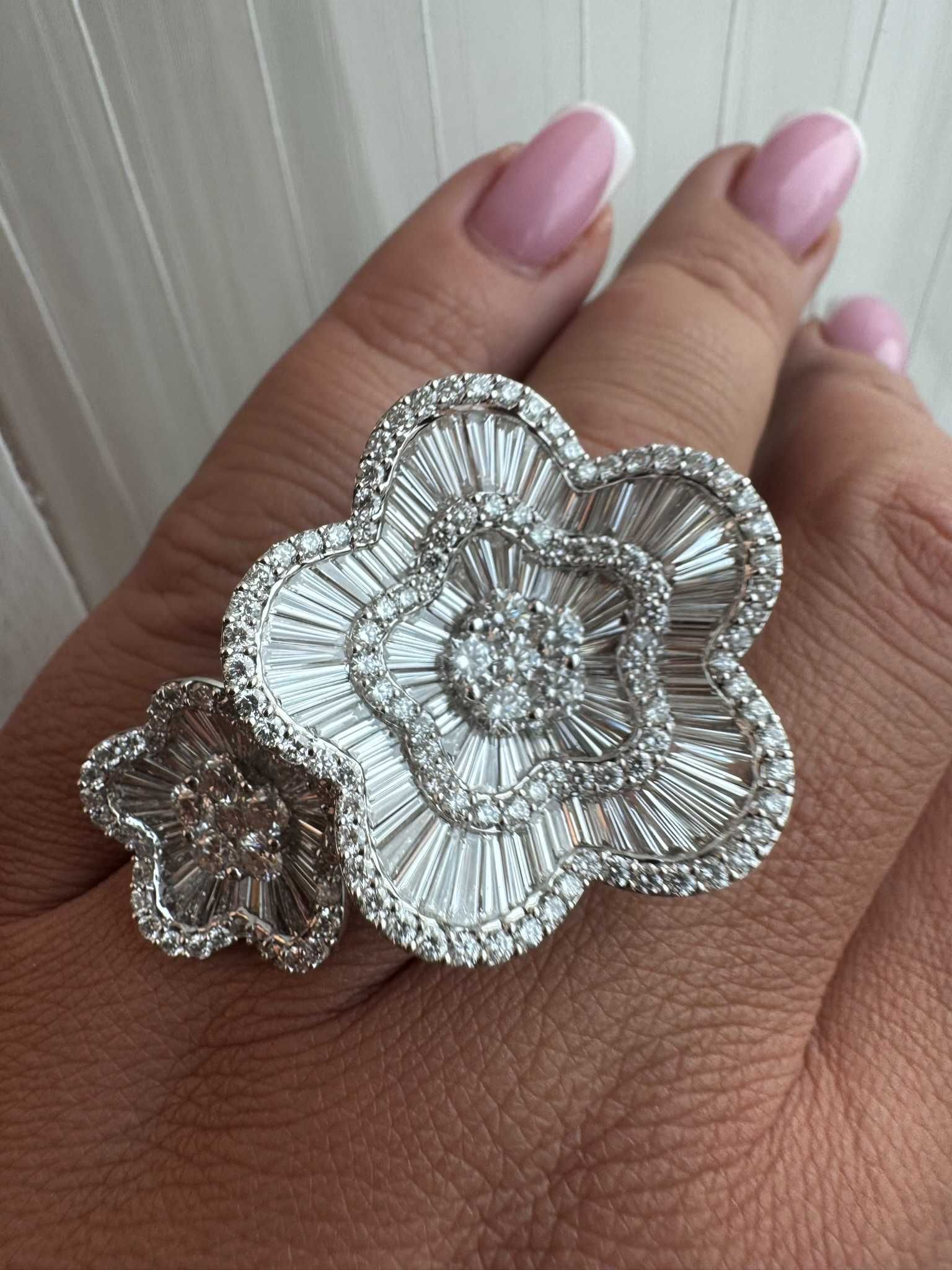 Pierścionek z diamentami naturalnymi 6.39 CT Flowers bagiety