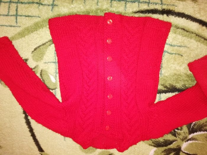 sweterek 116 czerwony