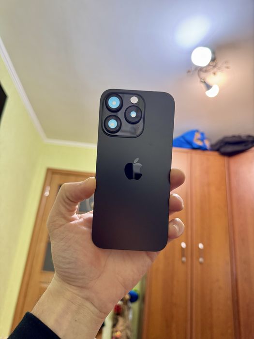 Задняя крышка Iphone 15 Pro в зборе