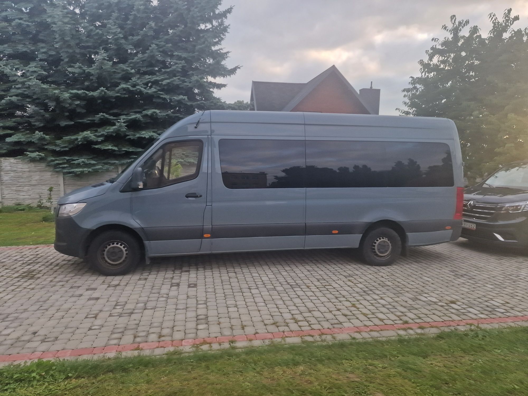 Wynajem BUS 9 osobowy , wypożyczalnia samochodów, kat.B,