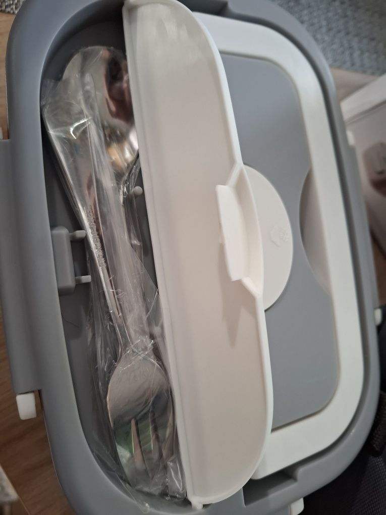 Lunch box podgrzewany