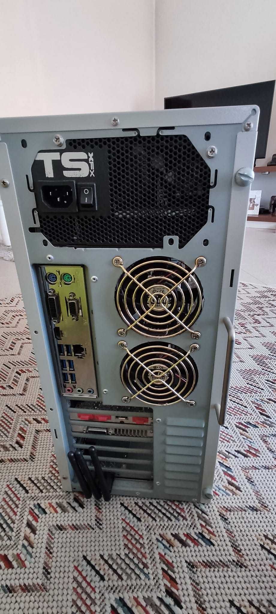 Caixa PC + opcionalmente componentes