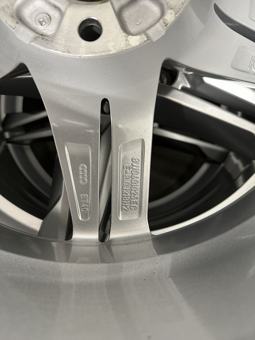 Oryginalne koła zimowe alufelgi 18 Audi A4 B9 8W
