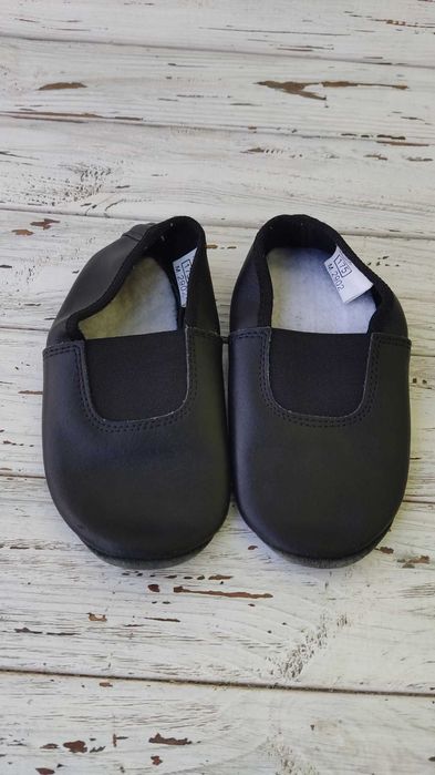 Шкіряні чорні чешки, устілка 16,5 см